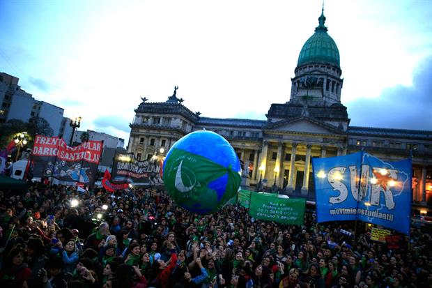 debate-por-el-aborto-2542011w620.jpg