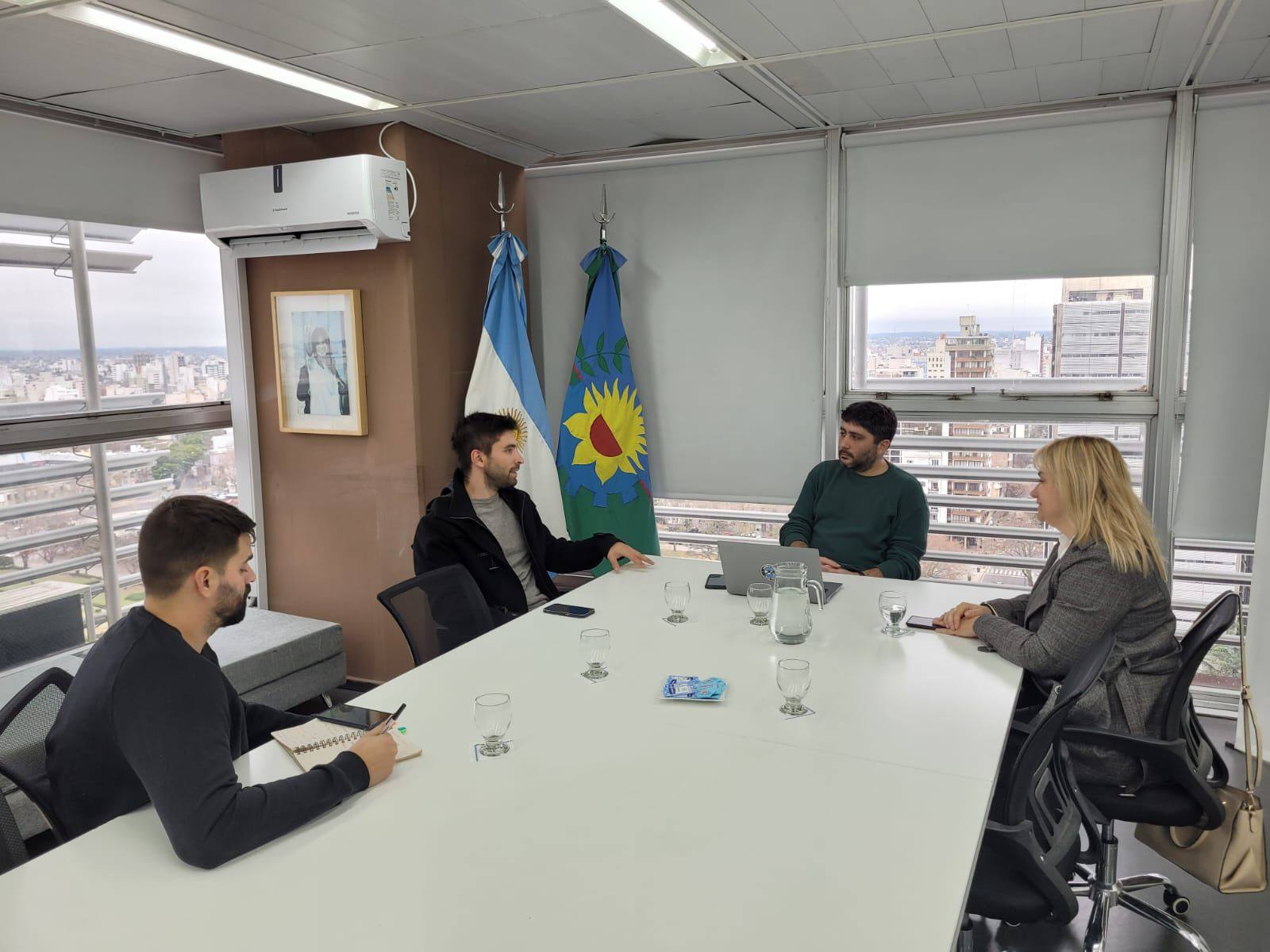 Visita de la Intendente de General Arenales a La Plata: Reuniones con Funcionarios Provinciales Para Finalizar las Cloacas de Arribeños