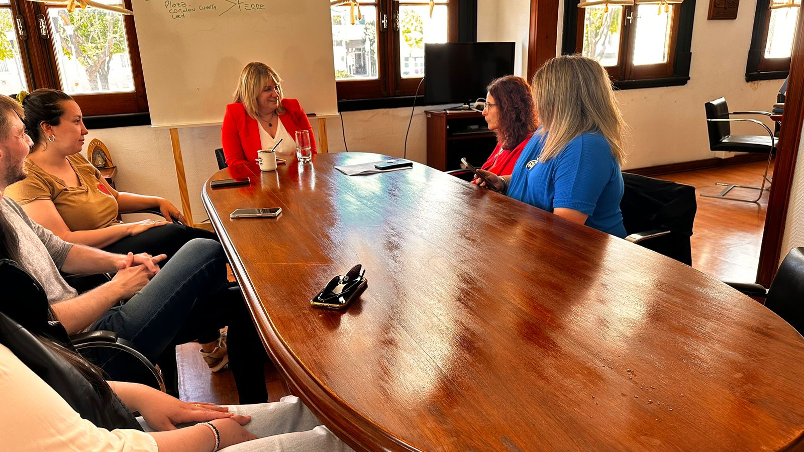 El Consejo Escolar y el Municipio se unen para garantizar meriendas a los alumnos adultos del Plan Fines