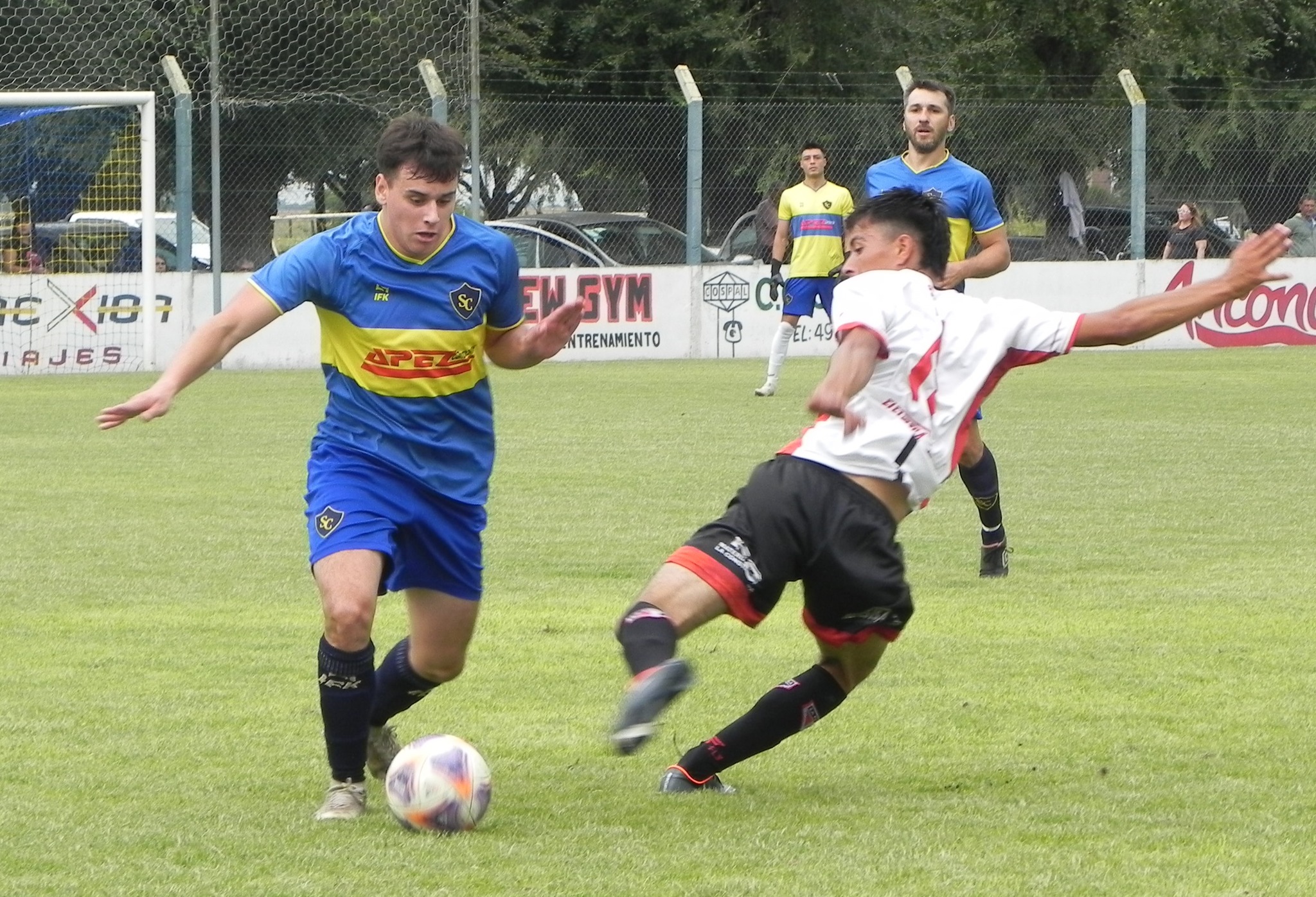 FUTBOL – Singlar fue mucho para La Favela